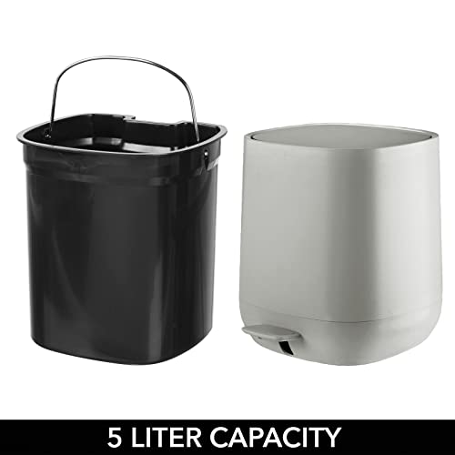 Plastična kanta za smeće od 1,3 galona / 5 litara kupaonska kanta za smeće s poklopcem, kantom za smeće s pedalom i uklonjivom kantom-mala